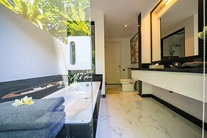 Martini Suites & Villa