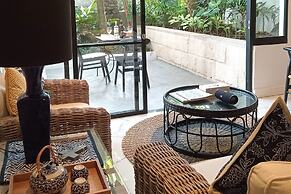 Martini Suites & Villa