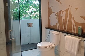 Martini Suites & Villa