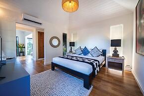 Martini Suites & Villa