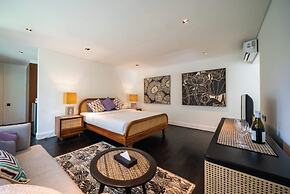 Martini Suites & Villa