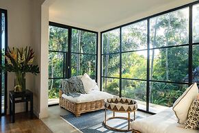 Martini Suites & Villa