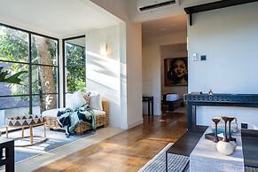 Martini Suites & Villa