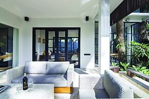 Martini Suites & Villa