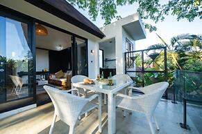 Martini Suites & Villa