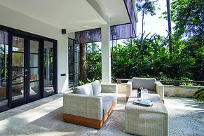 Martini Suites & Villa