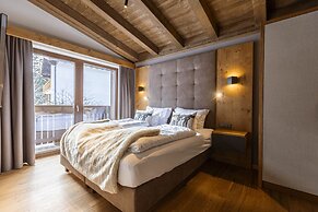 Inviting Chalet With Pool in Tyrol