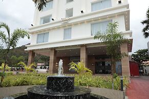 Ellora Hotel