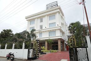 Ellora Hotel