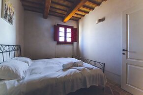 Apartment in a Villa in Monsano
