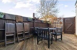 2br-sleeps6-parking-garden-nearlondon