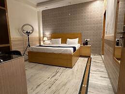 Divine Inn Hotel Rajouri Gardan