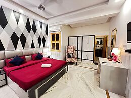 Divine Inn Hotel Rajouri Gardan