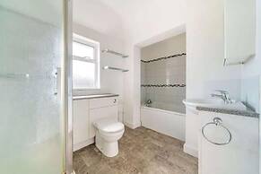 Oxford Villa - 4 Bedrooms 5 Beds Sleep 8