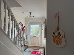 Oxford Villa - 4 Bedrooms 5 Beds Sleep 8