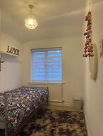 Oxford Villa - 4 Bedrooms 5 Beds Sleep 8