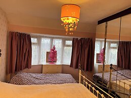 Oxford Villa - 4 Bedrooms 5 Beds Sleep 8