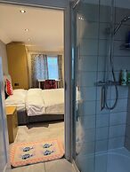 Oxford Villa - 4 Bedrooms 5 Beds Sleep 8