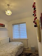 Oxford Villa - 4 Bedrooms 5 Beds Sleep 8