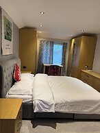 Oxford Villa - 4 Bedrooms 5 Beds Sleep 8