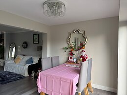 Oxford Villa - 4 Bedrooms 5 Beds Sleep 8