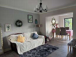 Oxford Villa - 4 Bedrooms 5 Beds Sleep 8