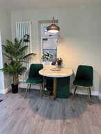 Oxford Villa - 4 Bedrooms 5 Beds Sleep 8