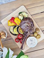 Cozy Suite - Ocean View & Private Beach