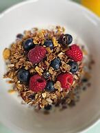 Cozy Suite - Ocean View & Private Beach