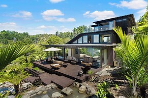 Cozy Suite - Ocean View & Private Beach