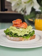 Cozy Suite - Ocean View & Private Beach