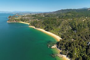 Cozy Suite - Ocean View & Private Beach