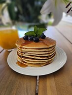 Cozy Suite - Ocean View & Private Beach