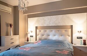 Designer s Apartment in Galatsi Area