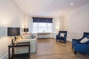 Buckingham & Lloyds Knightsbridge