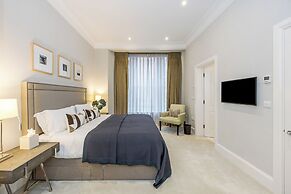 Buckingham & Lloyds Knightsbridge