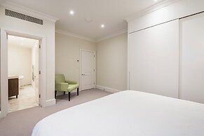 Buckingham & Lloyds Knightsbridge