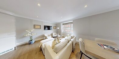 Buckingham & Lloyds Knightsbridge