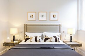 Buckingham & Lloyds Knightsbridge