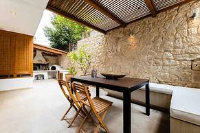 The Garden House at Alimos