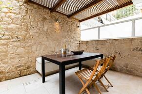 The Garden House at Alimos