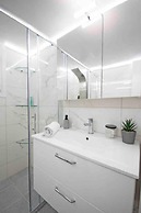 Alkuoni lux Flat at P Faliro