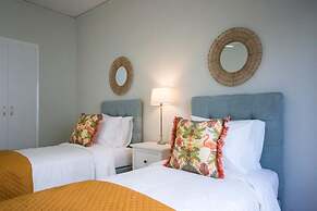 Alkuoni lux Flat at P Faliro