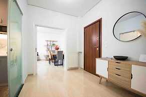 Alkuoni lux Flat at P Faliro