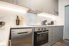 Alkuoni lux Flat at P Faliro