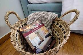 Alkuoni lux Flat at P Faliro