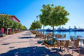 Alkuoni lux Flat at P Faliro