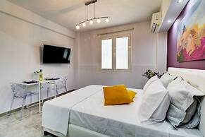 Purple- Lux Studio 2 From Metro Petralona