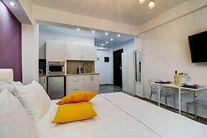 Purple- Lux Studio 2 From Metro Petralona