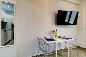 Purple- Lux Studio 2 From Metro Petralona